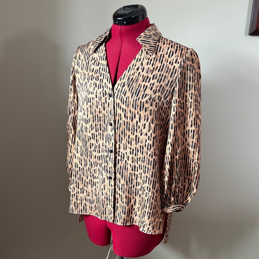 EUC 🖤 Alice + Olivia  Clouded Leopard Print Striped Button Down Blouse Sz S